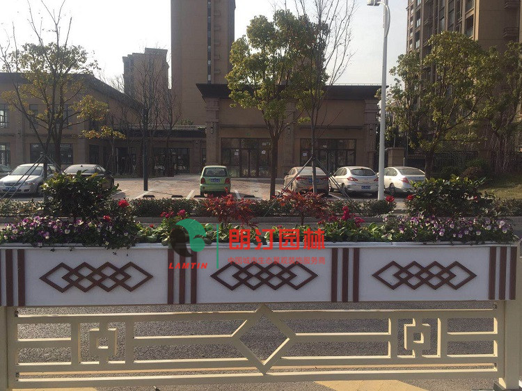 上海奉賢區道路隔離花箱